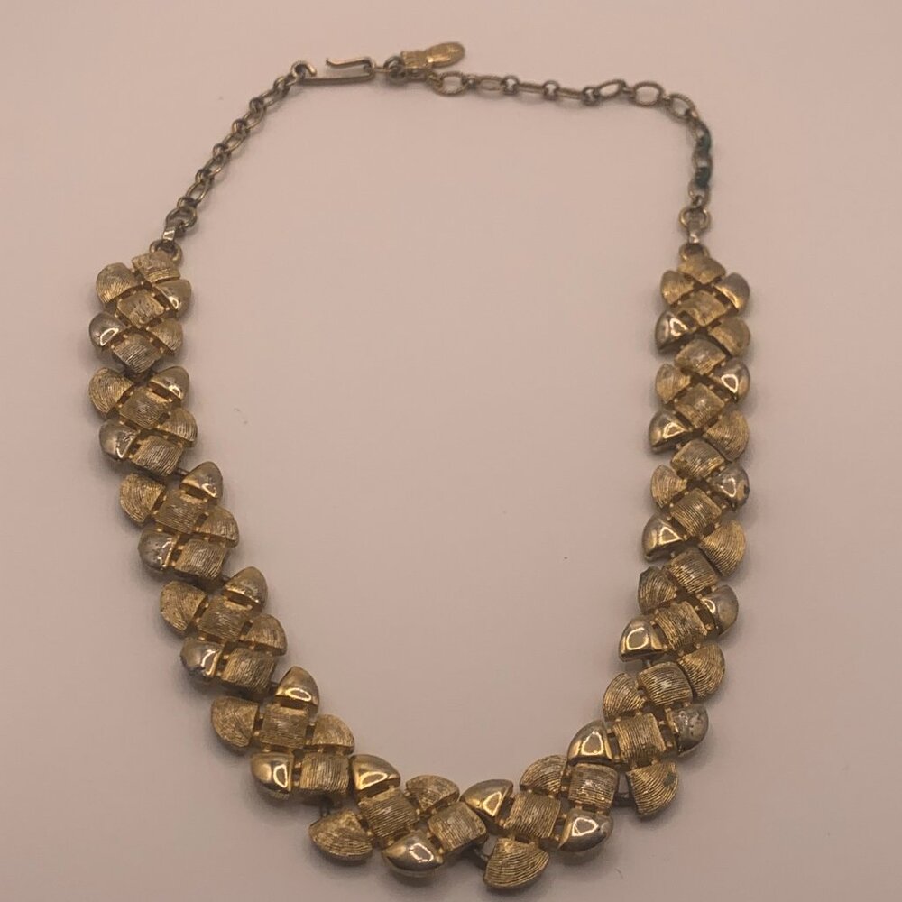 Vintage Emmons gold toned SIGNED Necklace 18"